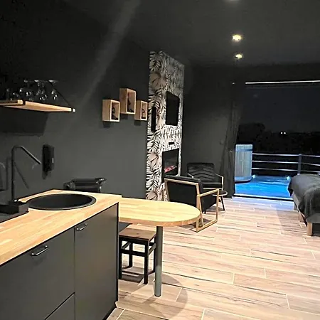 So Chic - Le Domaine